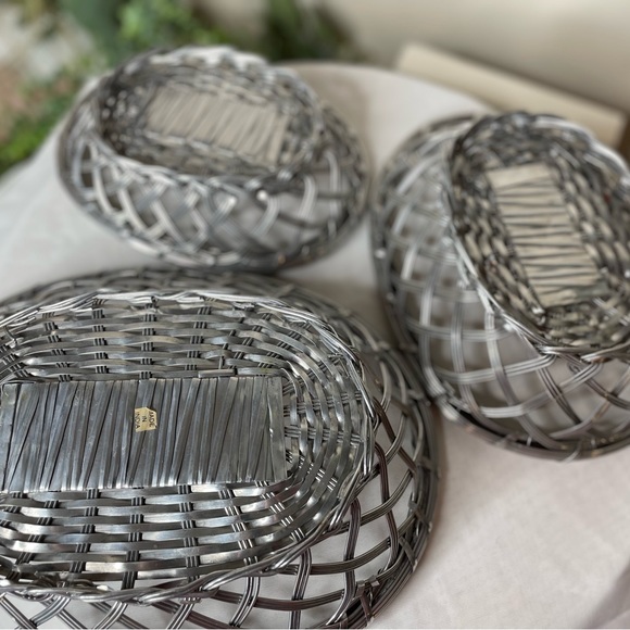 3 beautiful woven wire metal nesting baskets. - Picture 2 of 13
